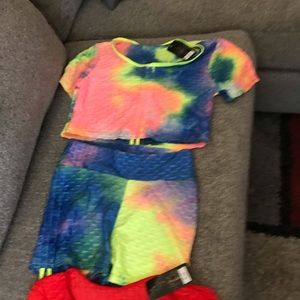 Two piece short set,shirt can be worn as crop top